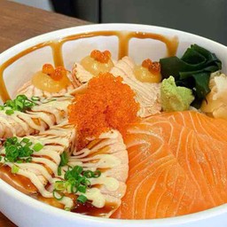 แซลมอนคอมโบด้ง.