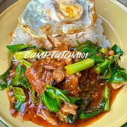 คะน้าปลาป๋องราดข้าว