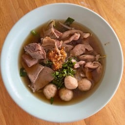 ก๋วยเตี๋ยวหมูตุ๋น-เนื้อตุ๋น(สูตรอุดรธานี) ตลาดพาเจริญคลองสาม