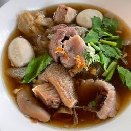 ก๋วยเตี๋ยว (พิเศษ)
