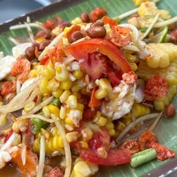 ส้มตำข้าวโพดไข่เค็ม