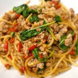 สปาเก็ตตี้ผัดกระเพรา