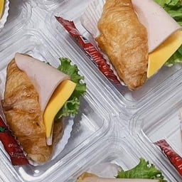 แซนวิช Lover ขนมเบรค by พิมพ์ตะวัน Sandwich จัดเบรค