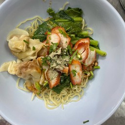 ชายสี่บะหมี่เกี๊ยว