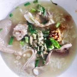 ก๋วยจั๊บอาม่า ตลาดเอี่ยมเจริญสำโรง