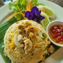 ข้าวผัดกากหมูเจียว