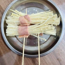 เห็ดเข็มพันแฮม (V15)