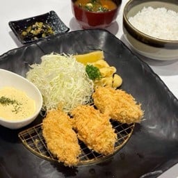 025 หอยนางรม 3 ชิ้น  Fried  Oyster From Hiroshima 3Ps Set