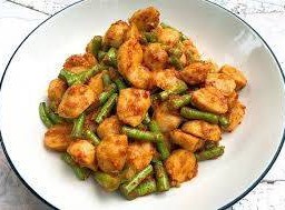 ผัดเผ็ดลูกปลา