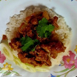 ข้าวมันพริกแกงกากหมู