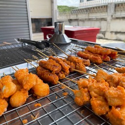 ลูกชิ้นชุบแป้งทอด(เลือก5ไม้) หมู ดอกแดง ปลา เต้าหู้ปลา ปูอัด ปลาหมึกแห้ง