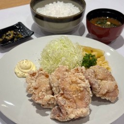 026 ไก่ทอดเกลือ 4 ชิ้น Salt Fried Chicken 4Ps Set