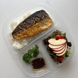 ซาบะย่างซีอิ๊ว+มิโซะ+ชามะนาว