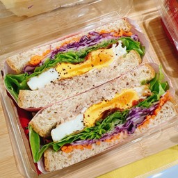 แซนวิช ทูน่า + ไข่ดาว