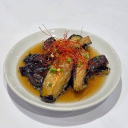มะเขือเย็นราดด้วยซอสโชยูรสเปรี้ยว Soaked Eggplant with Sour Sauce