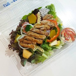 สลัดสเต็กหมูพริกไทยดำ