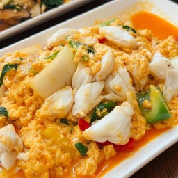 เนื้อปูผัดผงกะหรี่ (กับข้าว)