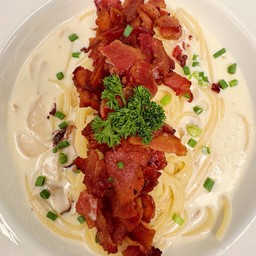 สปาเกตตีคาโบนาร่าเบคอน