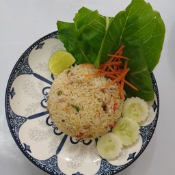 ข้าวผัดปูลาทูสวนพริก