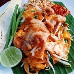 ผัดไทยหมูหมัก
