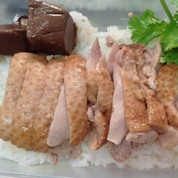ข้าวหน้าเป็ดพะโล้ จานละ
