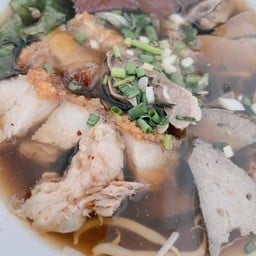 ก๋วยจั๊บเจ๊จุ๋ม สาขาอมตะซิตี้ชลบุรี