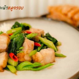กะเพราไก่ไข่เป็ด อาหารตามสั่ง