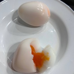 ไข่ต้มสองลูก