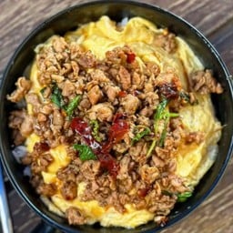 กระเพราไข่ข้น(ราดข้าว)