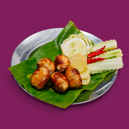 ไส้กรอกอีสานย่าง  -  Grilled Isaan Sausage