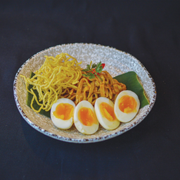 K2- ข้าวซอยผัดแห้ง มังสวิรัติ (Dry Fried Khao Soi with Egg)