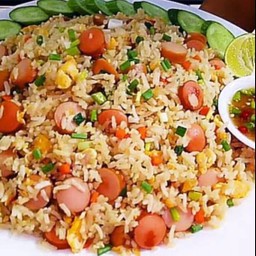 ข้าวผัดฮอทดอก