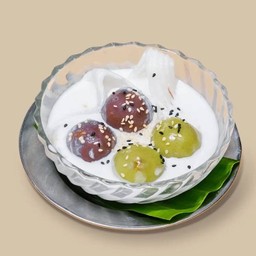 ขนมโคไส้มะพร้าว  -  Coconut Dumplings In Sweet Coconut Milk
