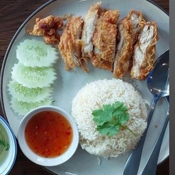 ข้าวมันไก่ทอด