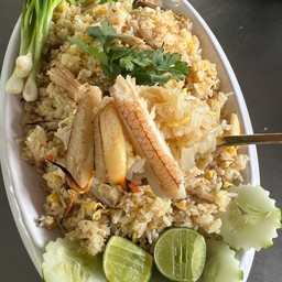 ข้าวผัดปูจานกลาง