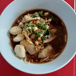 เล็กก๋วยเตี๋ยวหมูตุ๋น