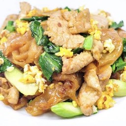 ผัดซีอิ้ว (เส้นใหญ่)