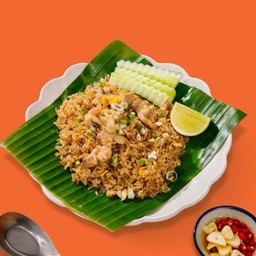 ข้าวผัดไก่  -  Fried Rice With Egg With Chicken