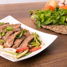 ยำเนื้อ