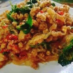 กะเพราหมูสับวุ้นเส้น