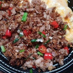 ข้าวไข่ข้นหมูสับผัดพริกเกลือ