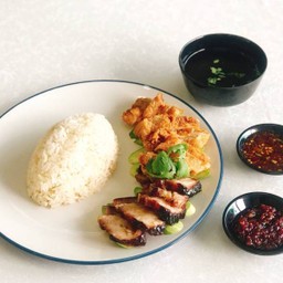 -ข้าวมันไก่ทอด+หมูแดงฮ่องกง-