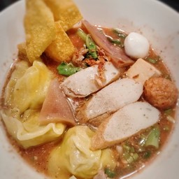 บะหมี่เกี๊ยวเย็นตาโฟต้มยำ