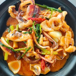 หมึกผัดไข่เค็มจานใหญ่