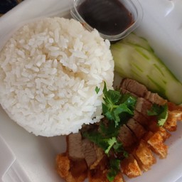 ข้าวหมูกรอบ