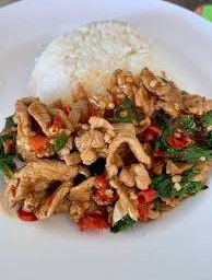 กะเพราหมูชิ้น