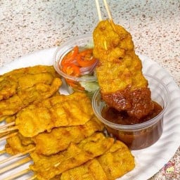 หมูสะเต๊ะ กระต่ายหรรษา ตลาดเอ็มมาร์เก็ต