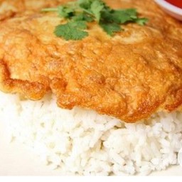 ข้าวไข่เจียวฟูกรอบ พร้อมซอส