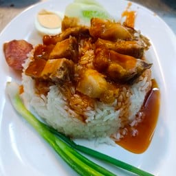 ชายสี่ บะหมี่เกี๊ยว รังสิตนครนายก