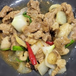 กับข้าว เนื้อผัดพริกไทดำ